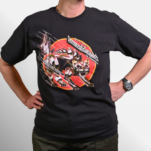 black t-shirt with a wildcat made of steel design